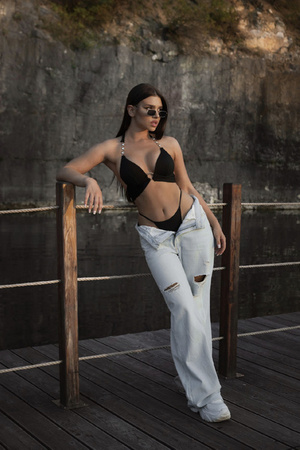Czarne bikini góra